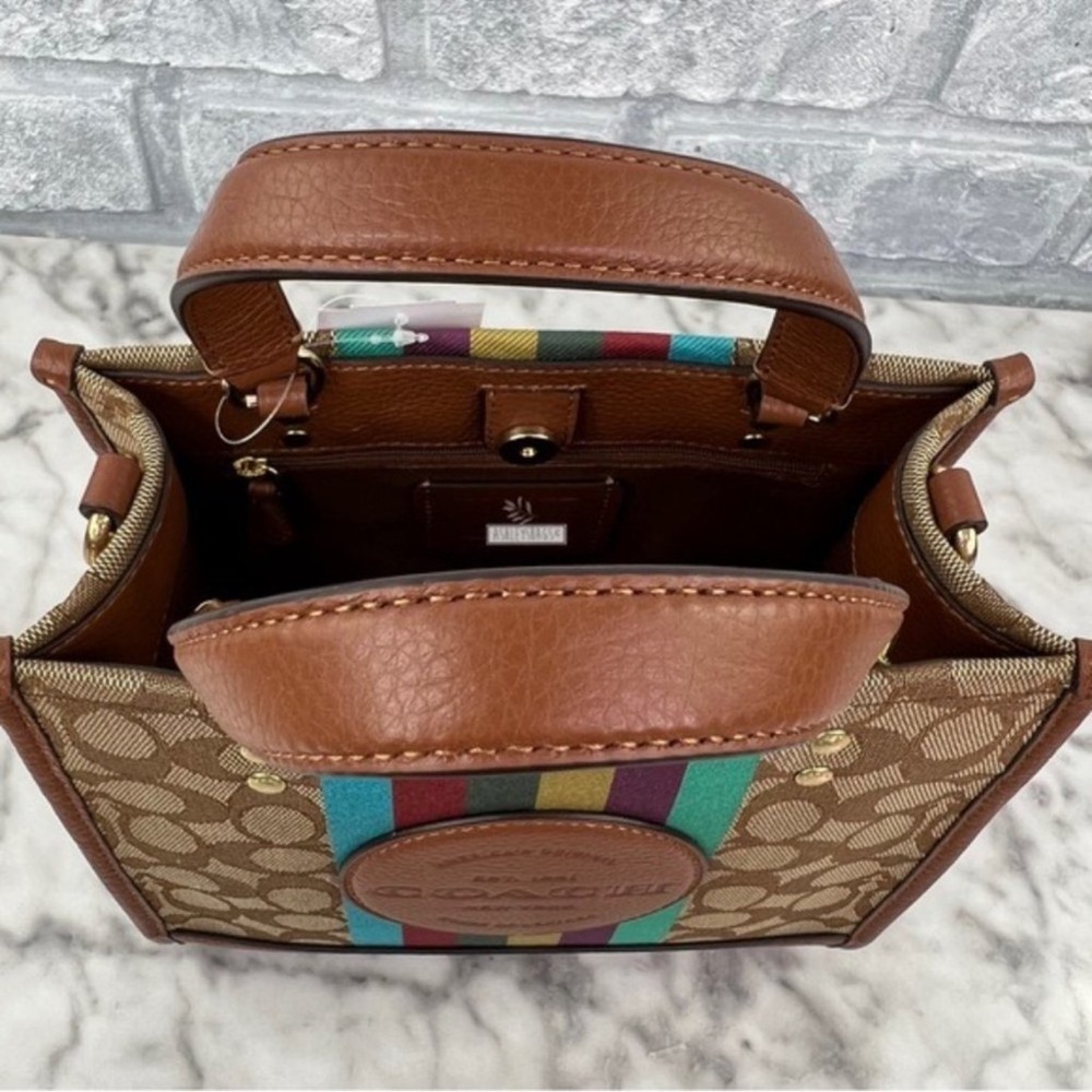 Coach crossbody - Picture 15 of 16